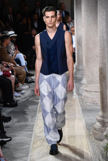Fotoservizio/SS 2020/MEN/SFILATA/GIORGIO ARMANI/DP2/2