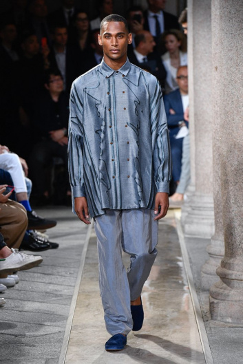 Fotoservizio/SS 2020/MEN/SFILATA/GIORGIO ARMANI/DP2/32