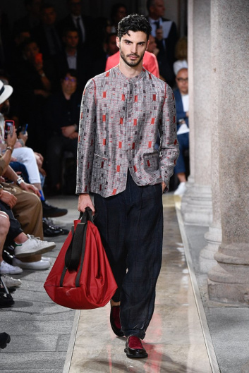 Fotoservizio/SS 2020/MEN/SFILATA/GIORGIO ARMANI/DP2/0