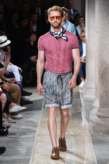 Fotoservizio/SS 2020/MEN/SFILATA/GIORGIO ARMANI/DP2/1
