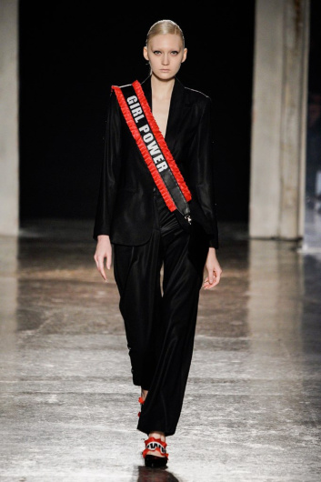 Fotoservizio/FW 20-21/WOMEN/SFILATA/ULTRÀCHIC/DP2/4