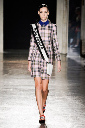 Fotoservizio/FW 20-21/WOMEN/SFILATA/ULTRÀCHIC/DP2/10