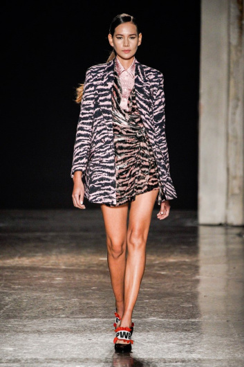 Fotoservizio/FW 20-21/WOMEN/SFILATA/ULTRÀCHIC/DP2/0