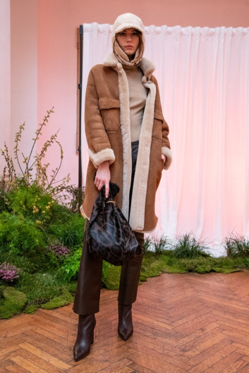 Fotoservizio/FW 20-21/WOMEN/PRESENTAZIONE/SIMONETTA RAVIZZA/DP2/4