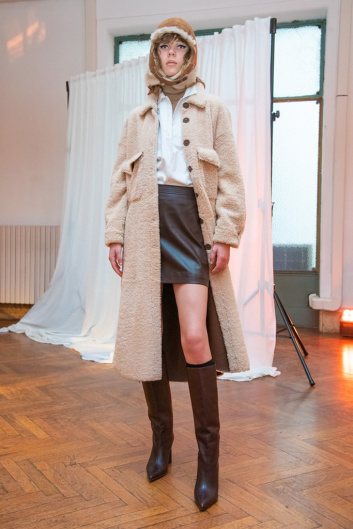 Fotoservizio/FW 20-21/WOMEN/PRESENTAZIONE/SIMONETTA RAVIZZA/DP2/2