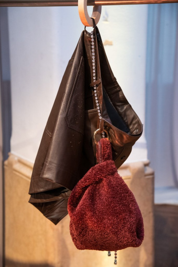 Fotoservizio/FW 20-21/WOMEN/PRESENTAZIONE/SIMONETTA RAVIZZA/DP2/14