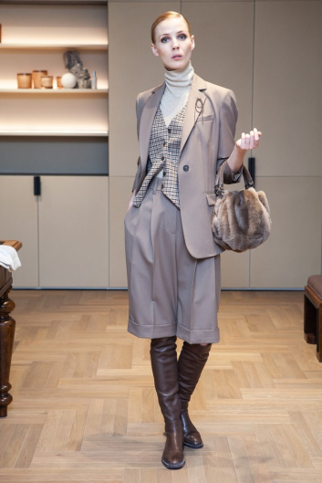 Fotoservizio/FW 20-21/WOMEN/PRESENTAZIONE/BRUNELLO CUCINELLI/DP2/13
