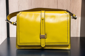 Fotoservizio/FW 20-21/WOMEN/PRESENTAZIONE/THE BRIDGE/DP2/2