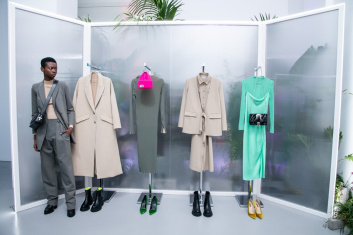 Fotoservizio/FW 20-21/WOMEN/PRESENTAZIONE/PATRIZIA PEPE/DP2/10