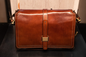 Fotoservizio/FW 20-21/WOMEN/PRESENTAZIONE/THE BRIDGE/DP2/4