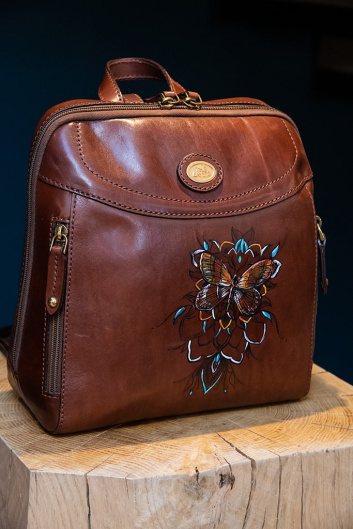 Fotoservizio/FW 20-21/WOMEN/PRESENTAZIONE/THE BRIDGE/DP2/12