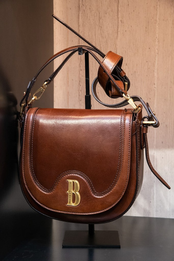 Fotoservizio/FW 20-21/WOMEN/PRESENTAZIONE/THE BRIDGE/DP2/6