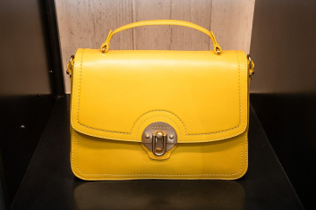 Fotoservizio/FW 20-21/WOMEN/PRESENTAZIONE/THE BRIDGE/DP2/20