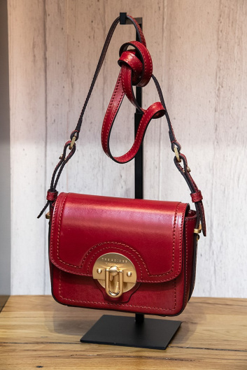 Fotoservizio/FW 20-21/WOMEN/PRESENTAZIONE/THE BRIDGE/DP2/23