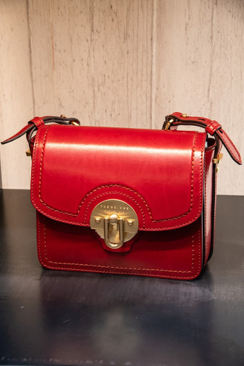 Fotoservizio/FW 20-21/WOMEN/PRESENTAZIONE/THE BRIDGE/DP2/24