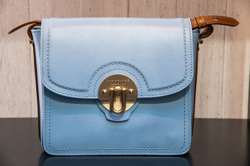 Fotoservizio/FW 20-21/WOMEN/PRESENTAZIONE/THE BRIDGE/DP2/16