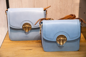 Fotoservizio/FW 20-21/WOMEN/PRESENTAZIONE/THE BRIDGE/DP2/17