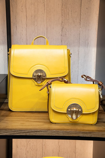 Fotoservizio/FW 20-21/WOMEN/PRESENTAZIONE/THE BRIDGE/DP2/19