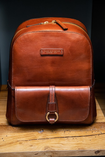 Fotoservizio/FW 20-21/WOMEN/PRESENTAZIONE/THE BRIDGE/DP2/30