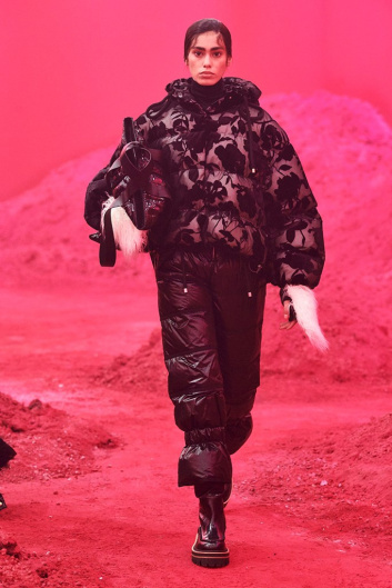 Fotoservizio/FW 20-21/WOMEN/SFILATA/MONCLER/DP2/10