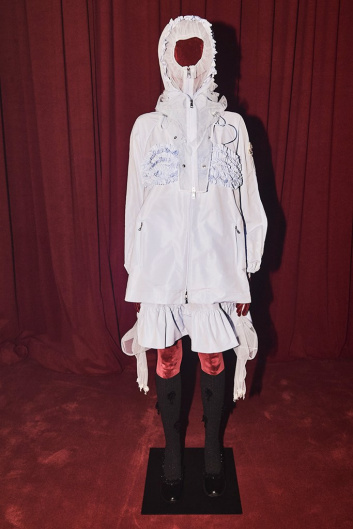 Fotoservizio/FW 20-21/WOMEN/SFILATA/MONCLER/DP2/26