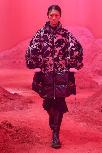 Fotoservizio/FW 20-21/WOMEN/SFILATA/MONCLER/DP2/19