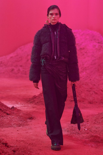 Fotoservizio/FW 20-21/WOMEN/SFILATA/MONCLER/DP2/20