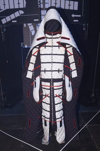Fotoservizio/FW 20-21/WOMEN/SFILATA/MONCLER/DP2/35