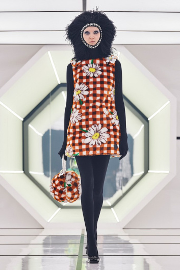Fotoservizio/FW 20-21/WOMEN/SFILATA/MONCLER/DP2/3