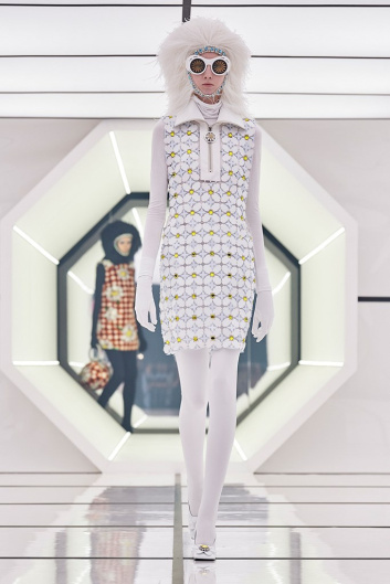 Fotoservizio/FW 20-21/WOMEN/SFILATA/MONCLER/DP2/2