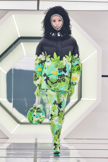 Fotoservizio/FW 20-21/WOMEN/SFILATA/MONCLER/DP2/16