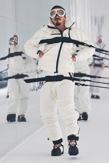Fotoservizio/FW 20-21/WOMEN/SFILATA/MONCLER/DP2/48