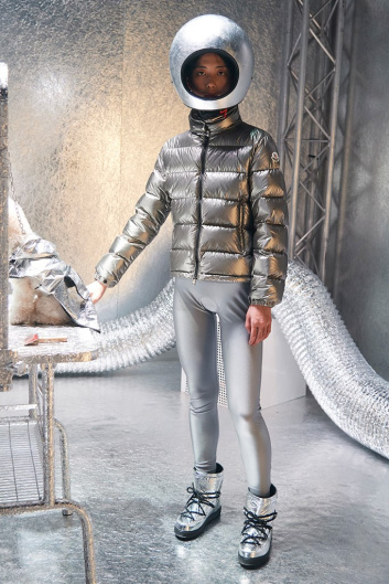 Fotoservizio/FW 20-21/WOMEN/SFILATA/MONCLER/DP2/42