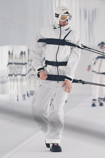 Fotoservizio/FW 20-21/WOMEN/SFILATA/MONCLER/DP2/51