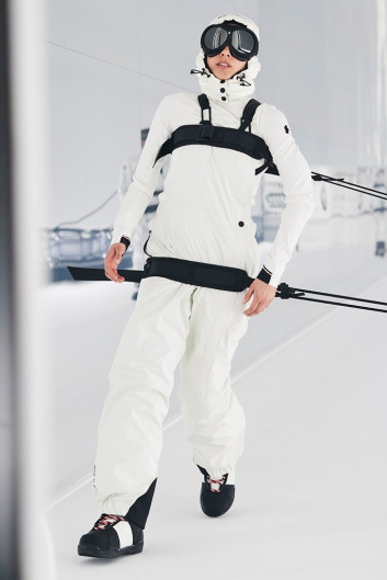 Fotoservizio/FW 20-21/WOMEN/SFILATA/MONCLER/DP2/65