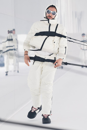 Fotoservizio/FW 20-21/WOMEN/SFILATA/MONCLER/DP2/68