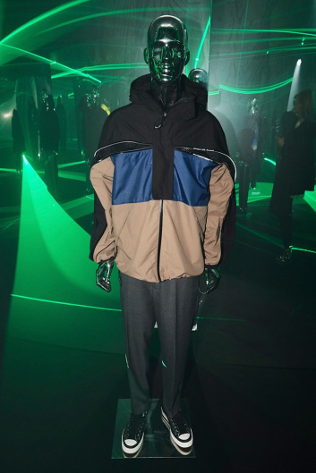 Fotoservizio/FW 20-21/WOMEN/SFILATA/MONCLER/DP2/76