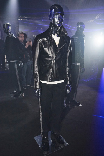 Fotoservizio/FW 20-21/WOMEN/SFILATA/MONCLER/DP2/87