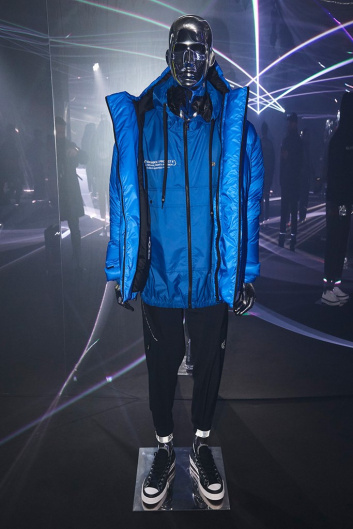 Fotoservizio/FW 20-21/WOMEN/SFILATA/MONCLER/DP2/80