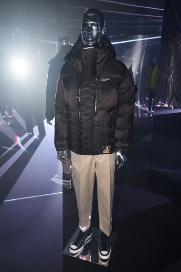 Fotoservizio/FW 20-21/WOMEN/SFILATA/MONCLER/DP2/81