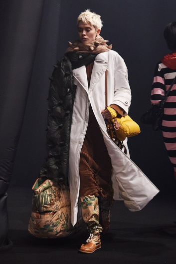 Fotoservizio/FW 20-21/WOMEN/SFILATA/MONCLER/DP2/96