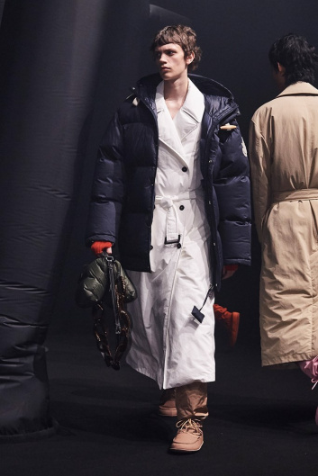 Fotoservizio/FW 20-21/WOMEN/SFILATA/MONCLER/DP2/97