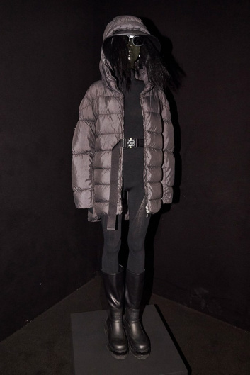 Fotoservizio/FW 20-21/WOMEN/SFILATA/MONCLER/DP2/106