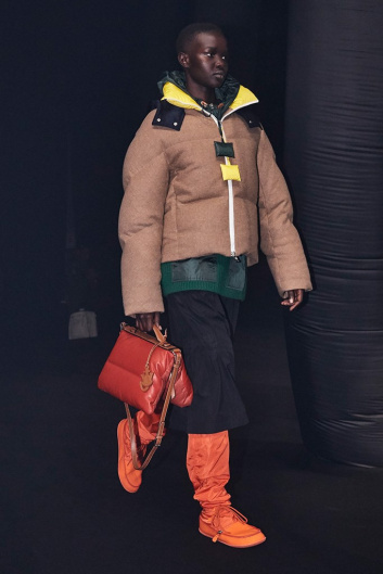 Fotoservizio/FW 20-21/WOMEN/SFILATA/MONCLER/DP2/101