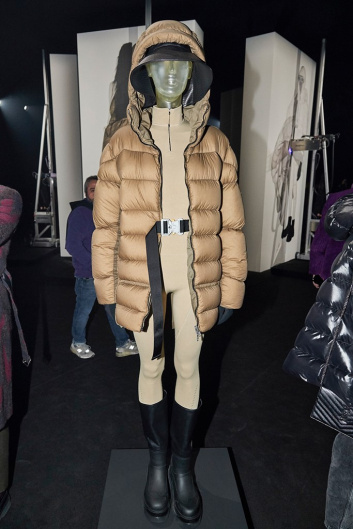 Fotoservizio/FW 20-21/WOMEN/SFILATA/MONCLER/DP2/116