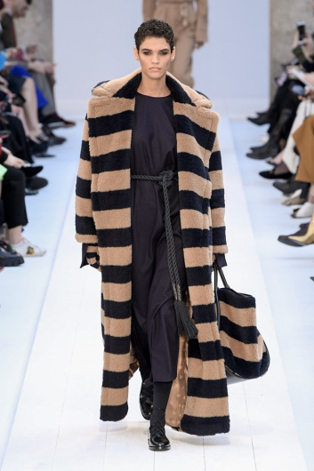 Fotoservizio/FW 20-21/WOMEN/SFILATA/MAX MARA/DP2/10
