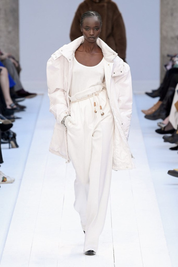 Fotoservizio/FW 20-21/WOMEN/SFILATA/MAX MARA/DP2/14