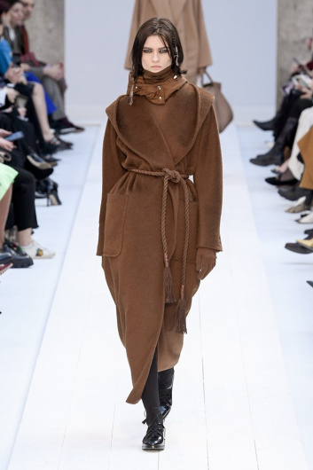 Fotoservizio/FW 20-21/WOMEN/SFILATA/MAX MARA/DP2/17