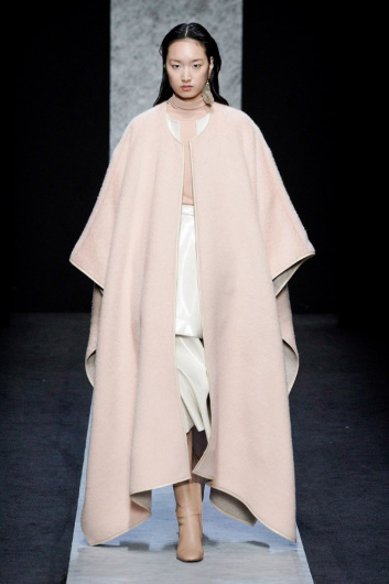 Fotoservizio/FW 20-21/WOMEN/SFILATA/ANTEPRIMA/DP2/3