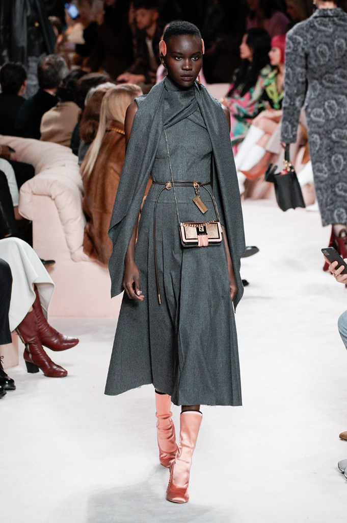 Fotoservizio/FW 20-21/WOMEN/SFILATA/FENDI/DP2/0